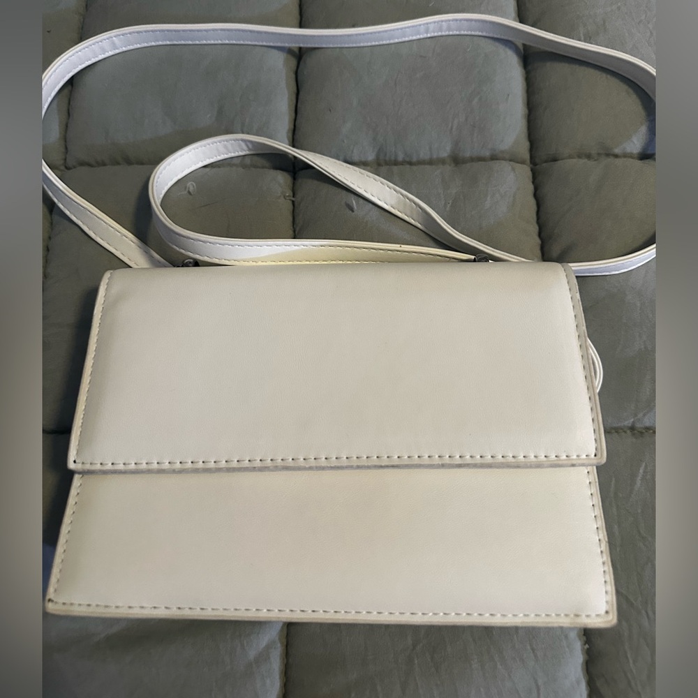 Elegant Cream Shoulder Bag